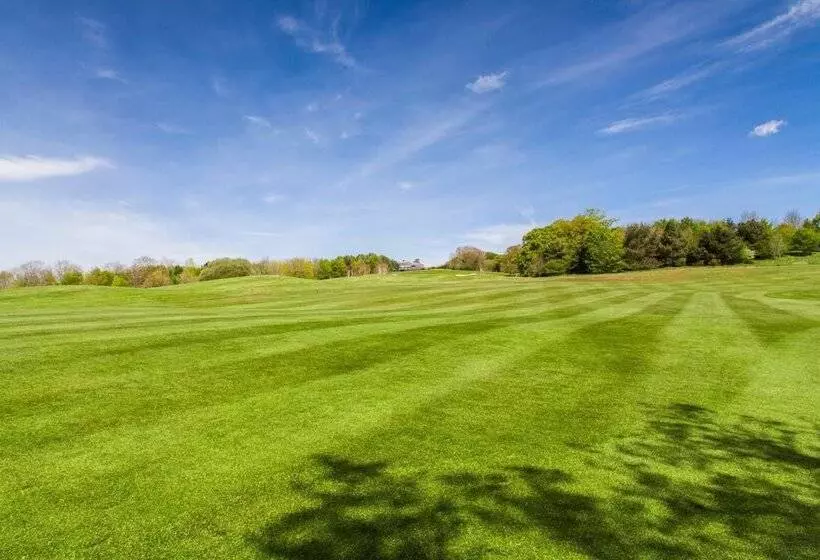 ホテル Dudsbury Golf Club   And Spa