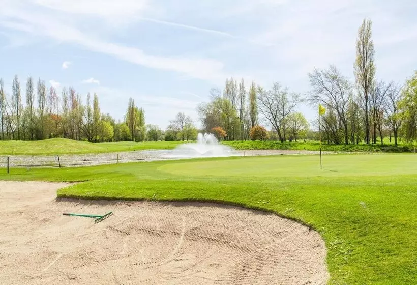 ホテル Dudsbury Golf Club   And Spa