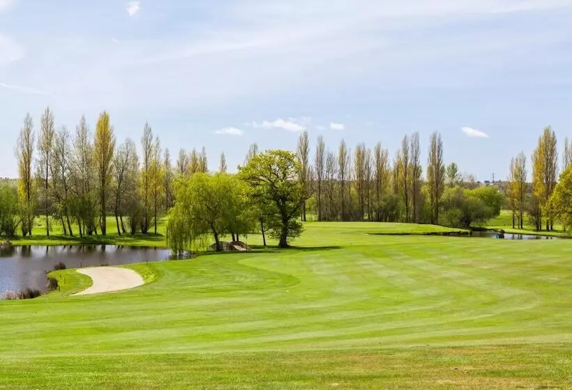 ホテル Dudsbury Golf Club   And Spa