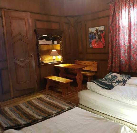 בית מלון כפרי Hostal Zentrum