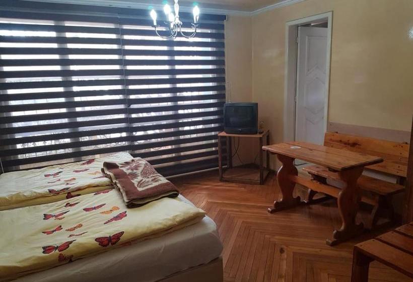 בית מלון כפרי Hostal Zentrum