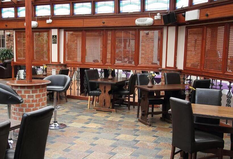 Отель Millgate House