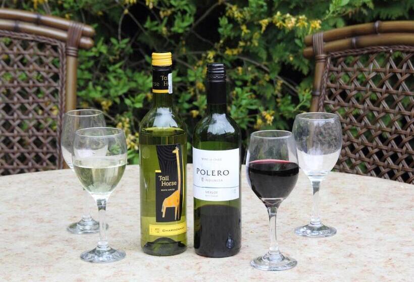 Отель Millgate House