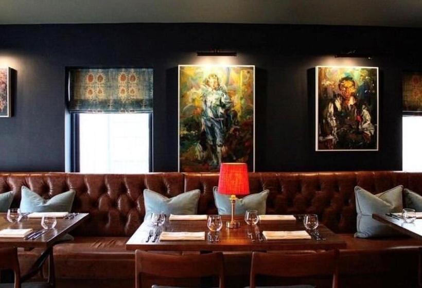 בית מלון כפרי Nevill Arms Inn