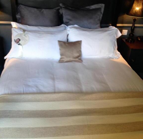 호텔 The Crown And Thistle