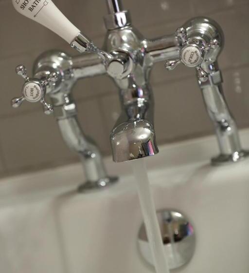 호텔 The Crown And Thistle