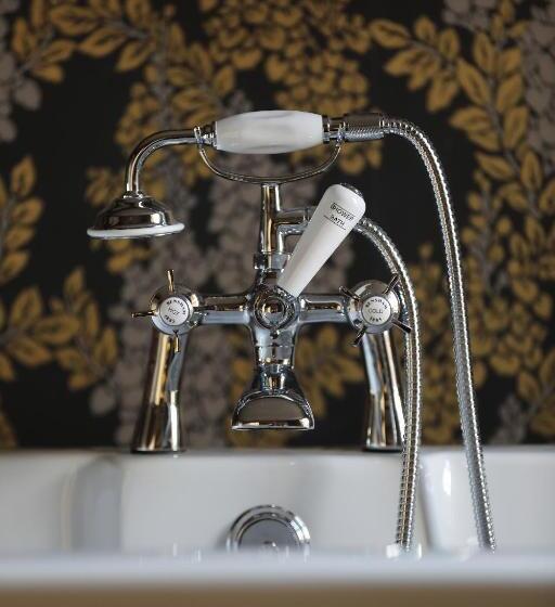 호텔 The Crown And Thistle