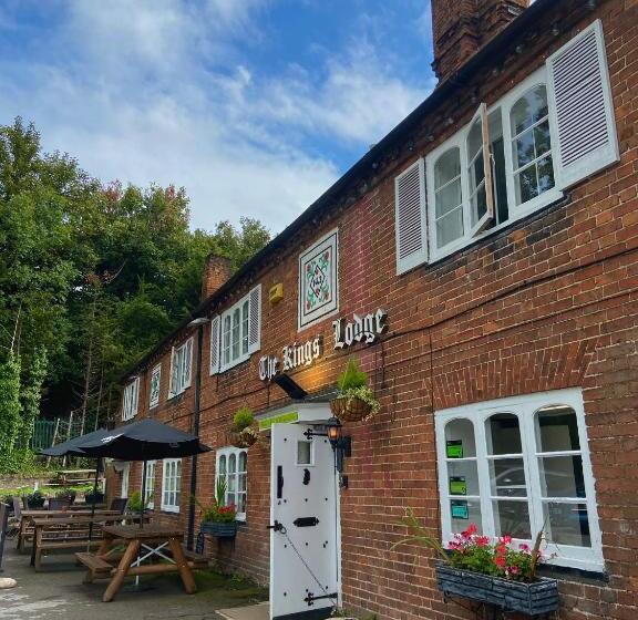 Отель The King S Lodge