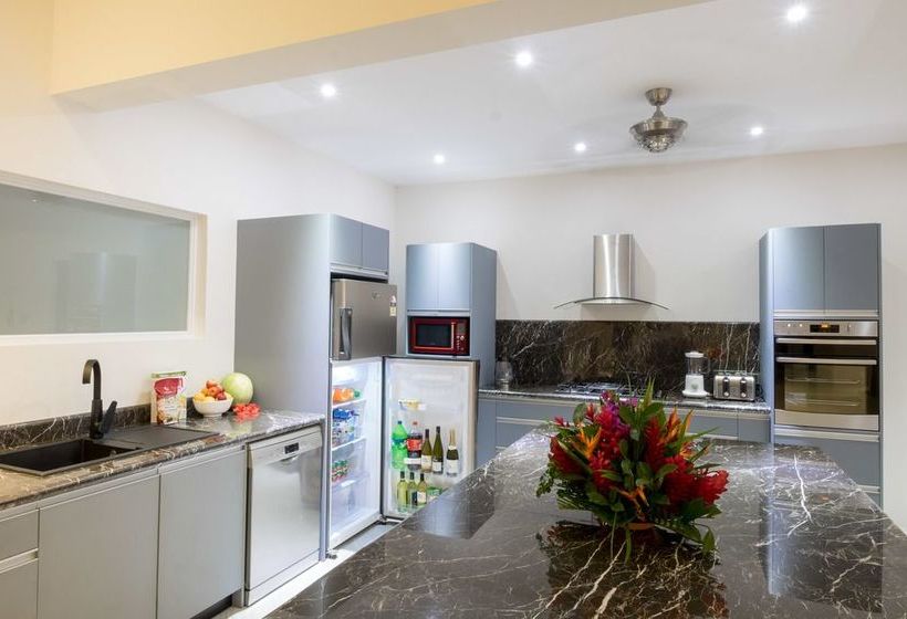 Naisoso Island Resort Villas