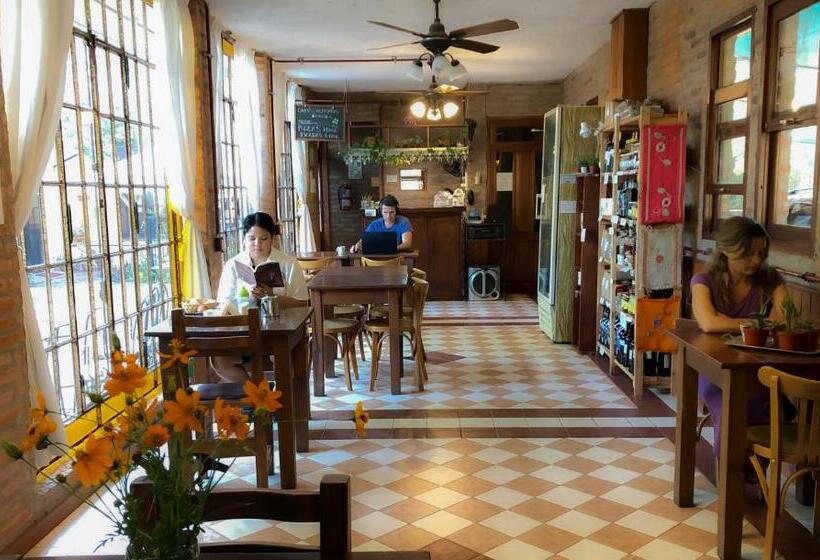 فندق صغير Hostal Las Golondrinas