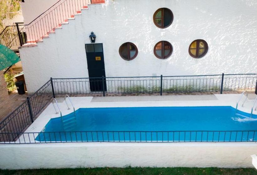 فندق صغير Hostal Las Golondrinas