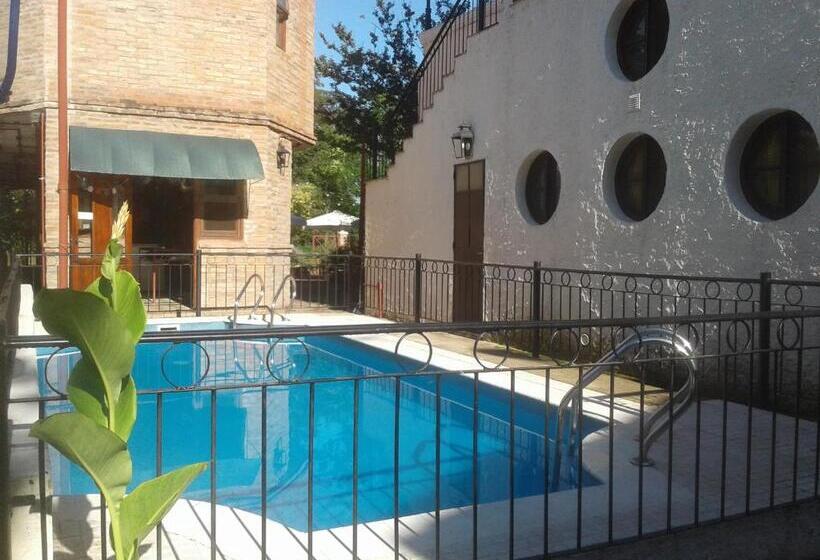 فندق صغير Hostal Las Golondrinas
