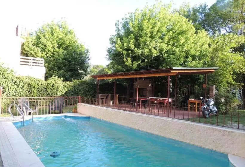 Retkeilymaja Hostal Las Golondrinas