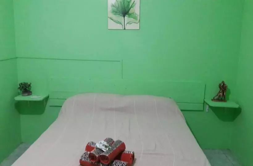 هاستل Residencial Azaleas Place Guest House