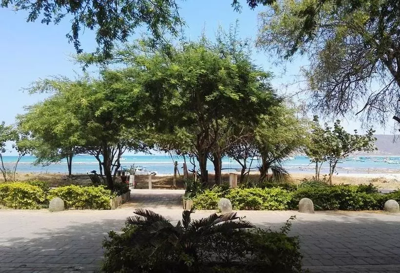 تختخواب و صبحانه Hostal Monte Libano