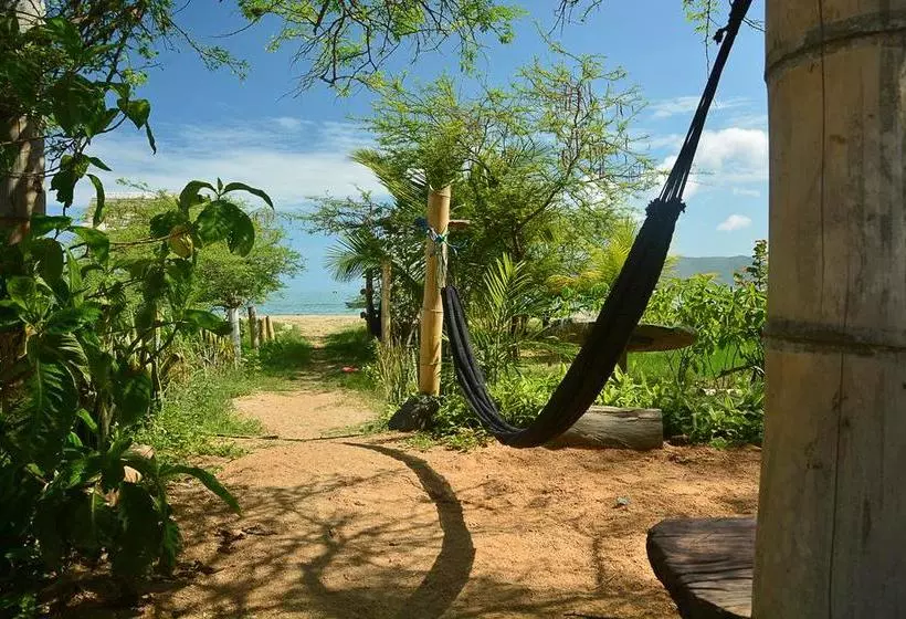 تختخواب و صبحانه Hostal Monte Libano