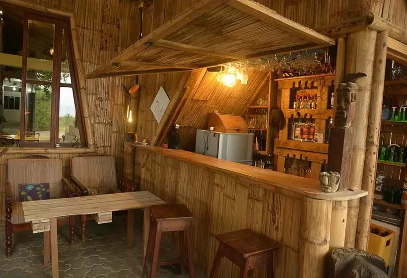 تختخواب و صبحانه Hostal Monte Libano