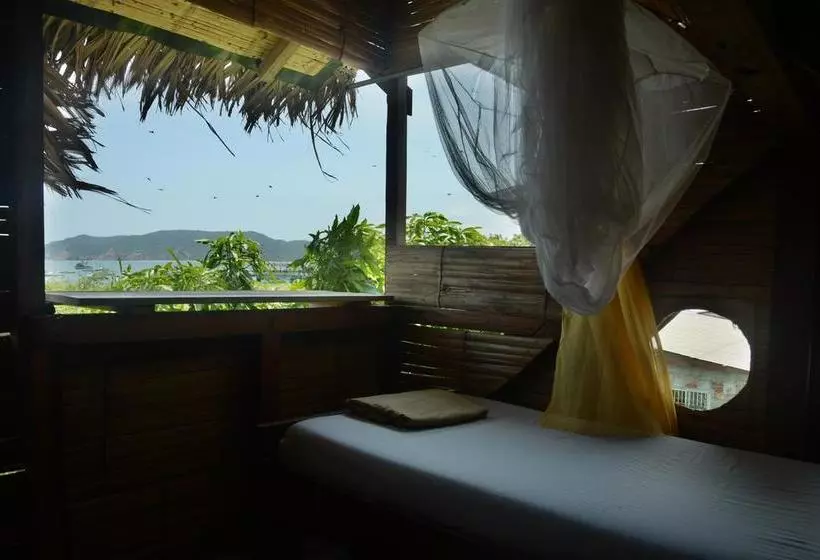 تختخواب و صبحانه Hostal Monte Libano