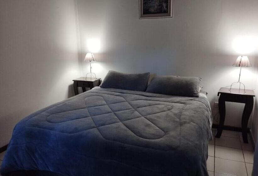 تختخواب و صبحانه Los Tangueros