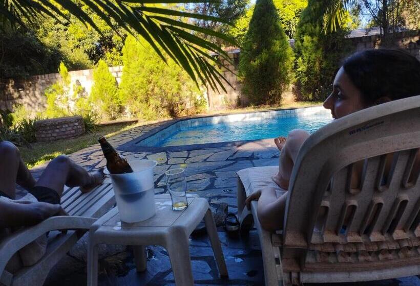 تختخواب و صبحانه Los Tangueros