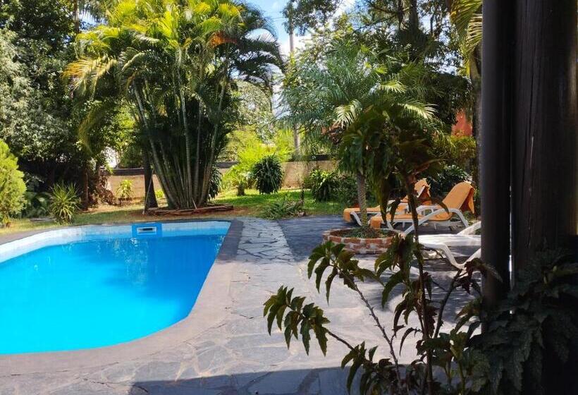 تختخواب و صبحانه Los Tangueros