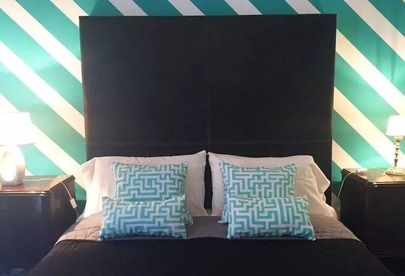 Defensa 821 Bed & Breakfast