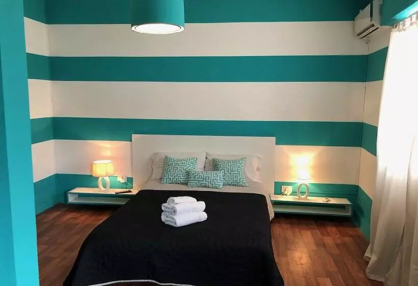 Defensa 821 Bed & Breakfast