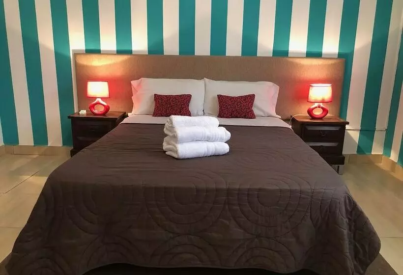 Defensa 821 Bed & Breakfast