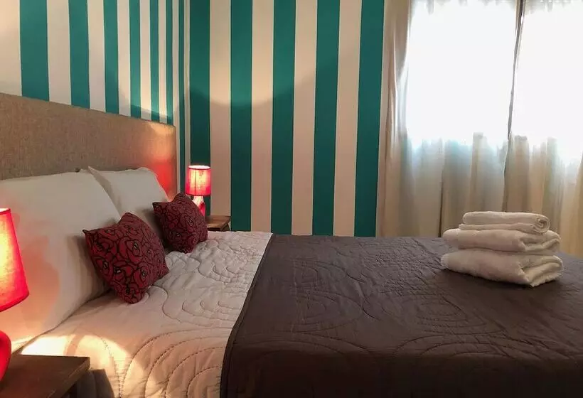 Defensa 821 Bed & Breakfast