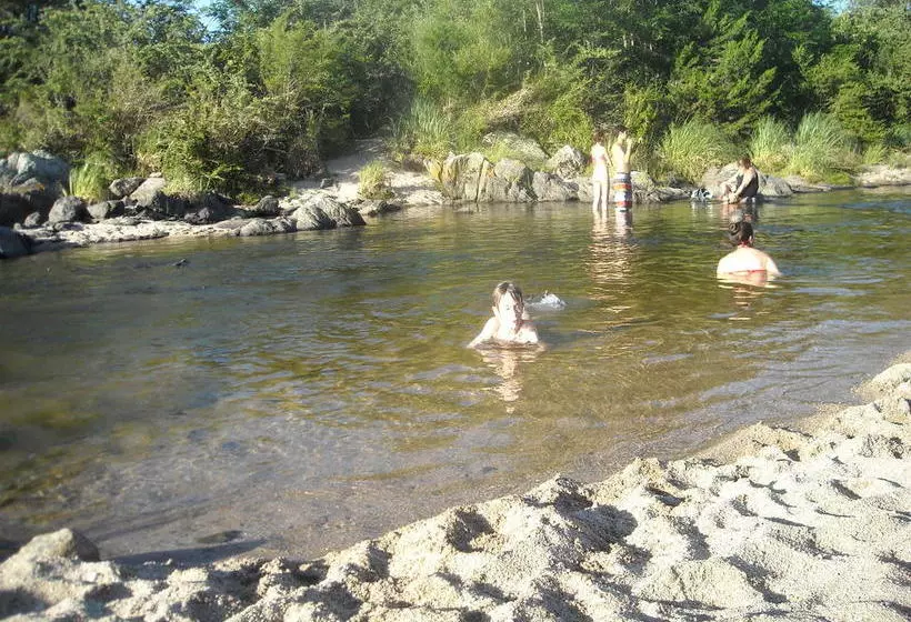ホテル Cabañas Ecos Del Rio