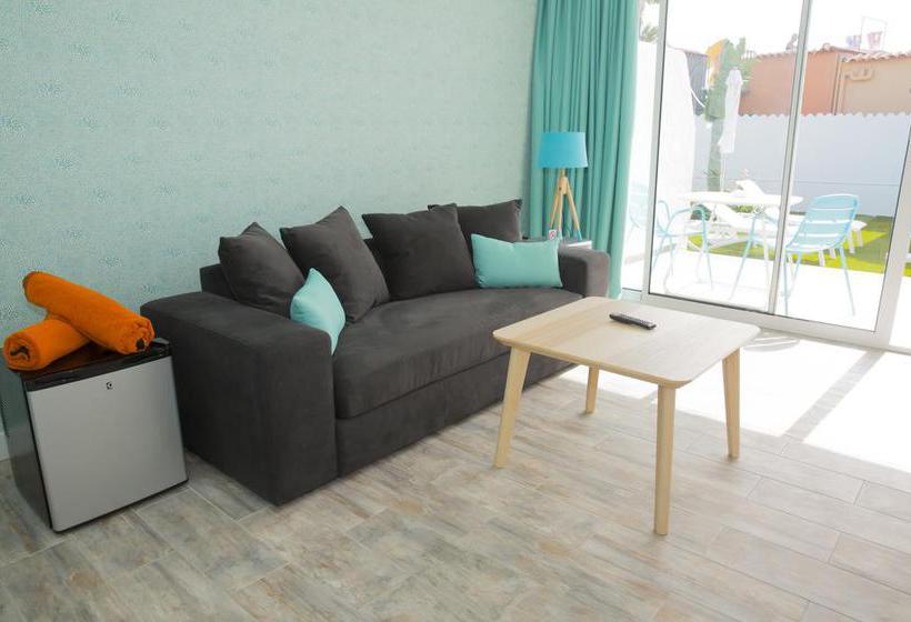 The Vintage Club Caters To Gay Men