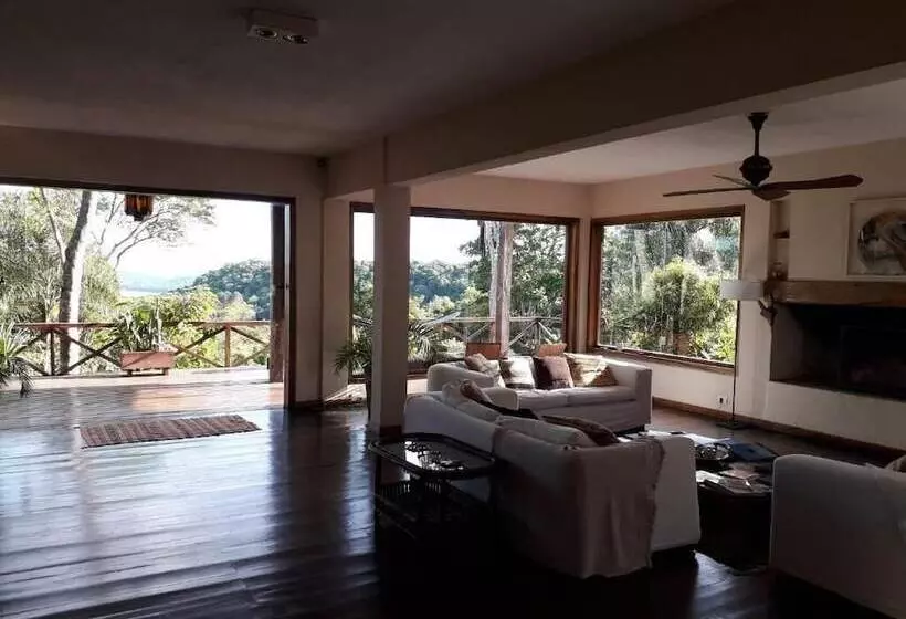 Hotelli El Soberbio Lodge