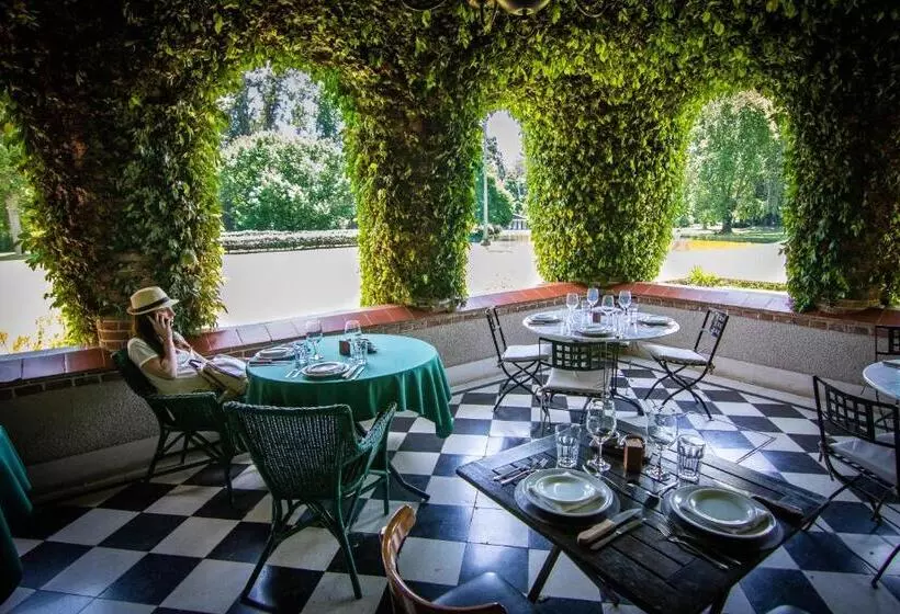 ホテル Estancia Villa Maria