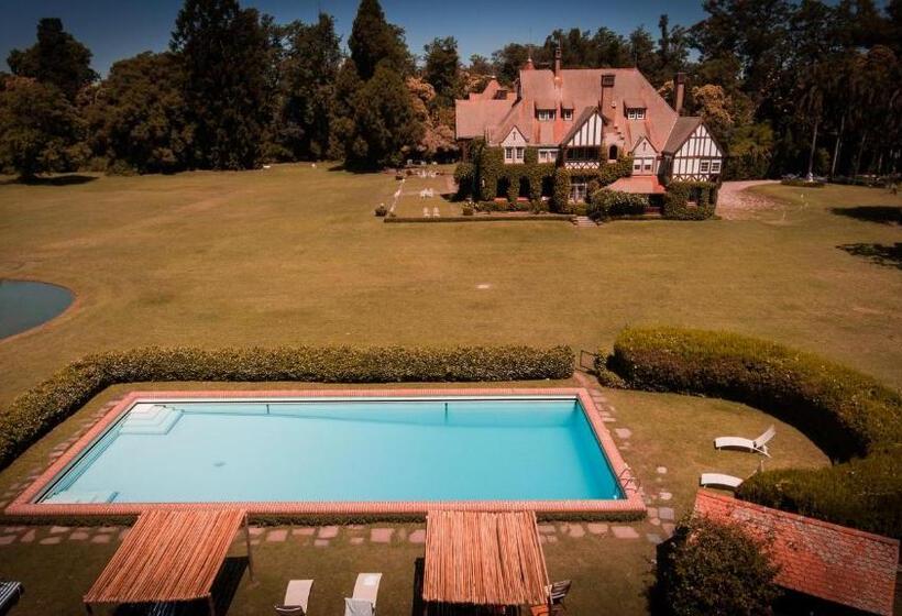 ホテル Estancia Villa Maria