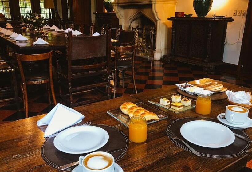 ホテル Estancia Villa Maria