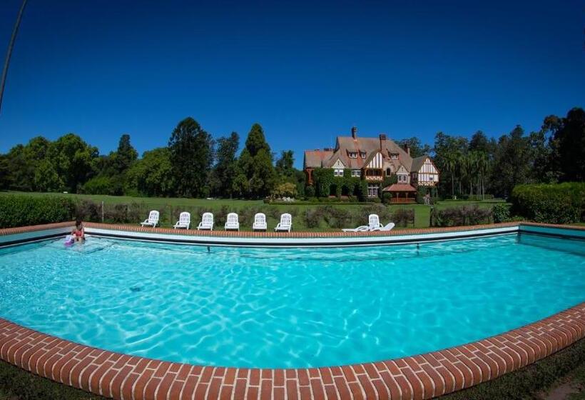 ホテル Estancia Villa Maria