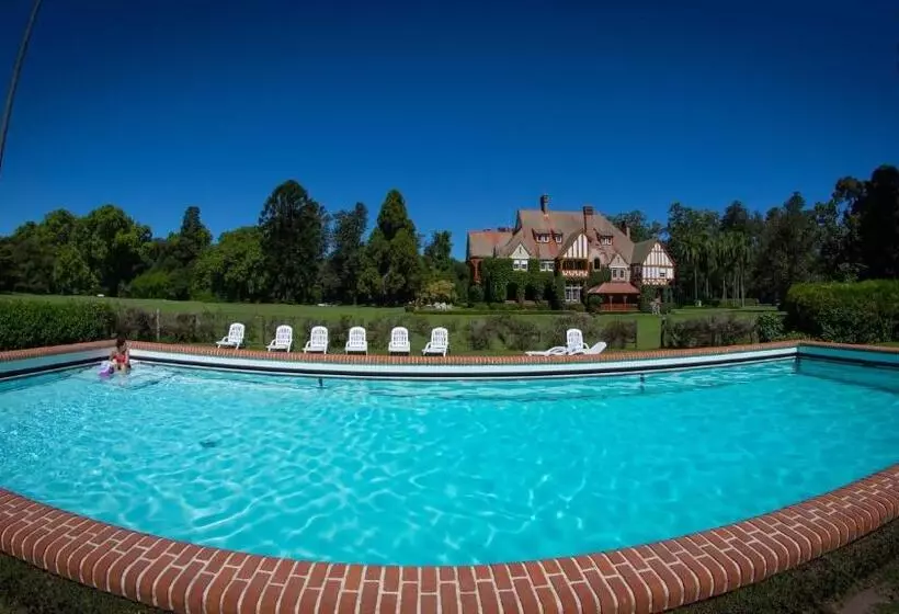 ホテル Estancia Villa Maria