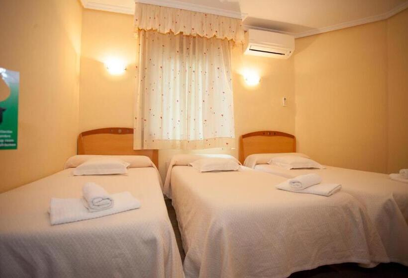 هتل Hospedaje Los Rosales