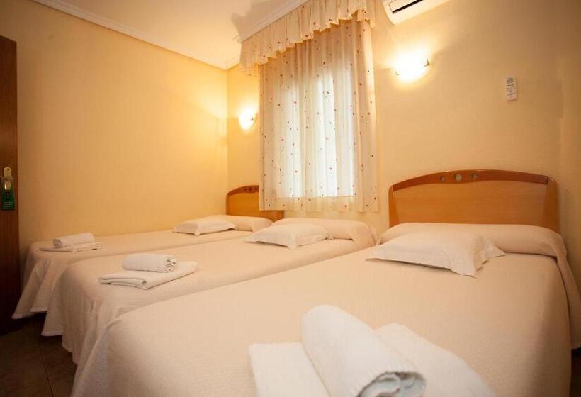 هتل Hospedaje Los Rosales