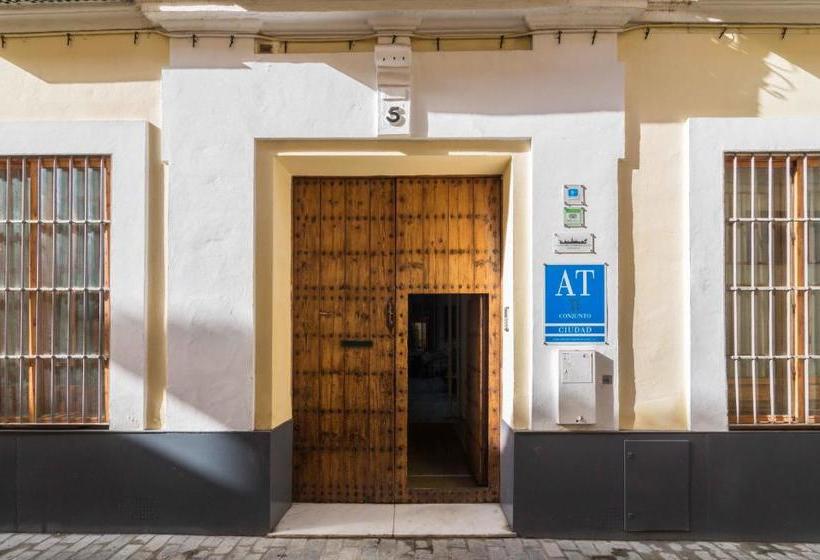 هتل La Casa Del Conde De Gelves