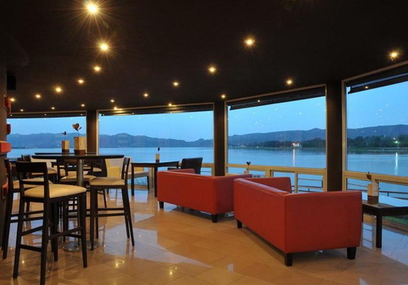 Lomakeskus Lake Buenavista Apart Hotel & Suites