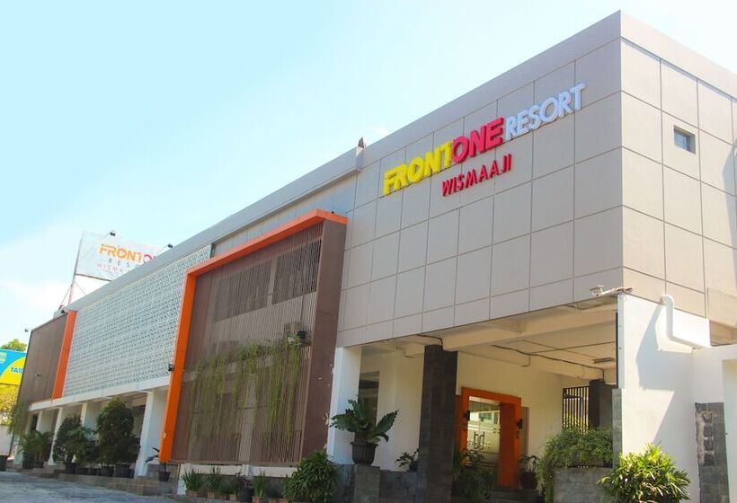 호텔 Front One Resort Yogyakarta