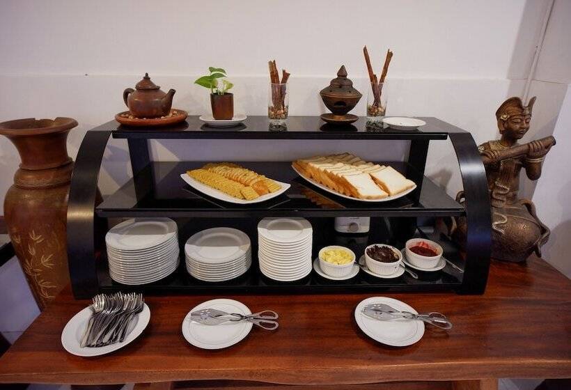 호텔 Front One Resort Yogyakarta