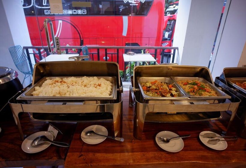 호텔 Front One Resort Yogyakarta