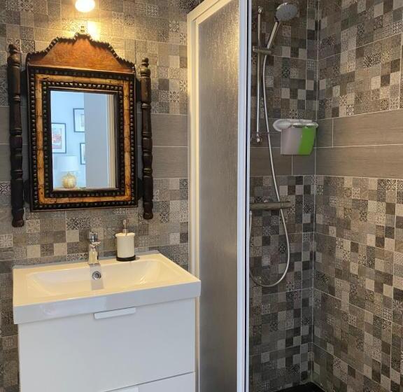 ホテル Hostal El Caprichito Marbella