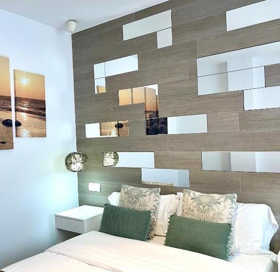 ホテル Hostal El Caprichito Marbella