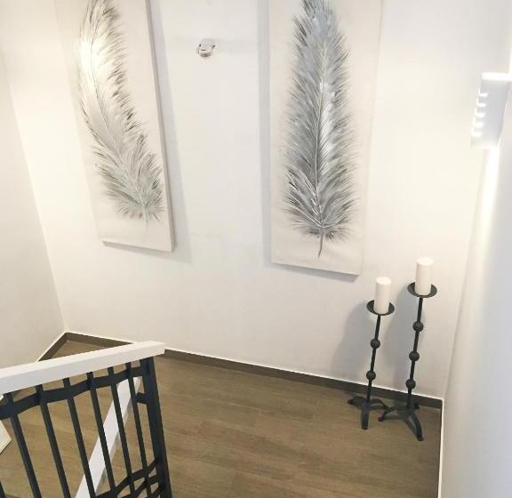 ホテル Hostal El Caprichito Marbella