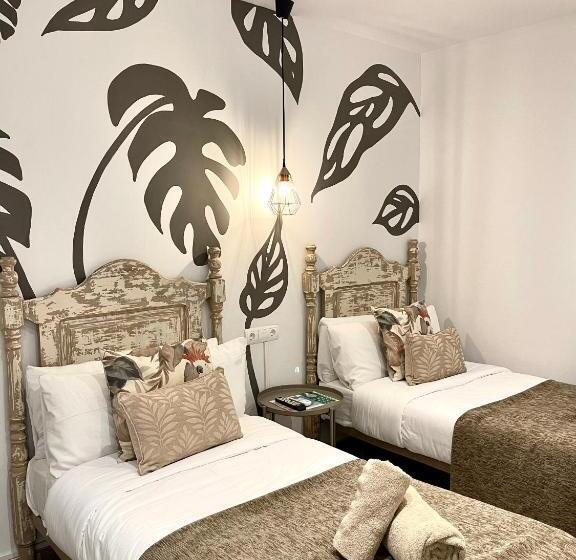 ホテル Hostal El Caprichito Marbella