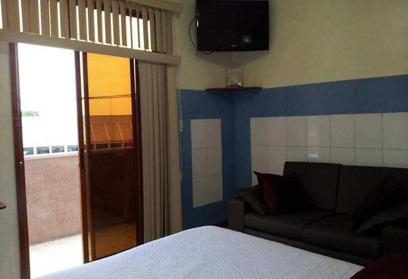 فندق Livingston Inn