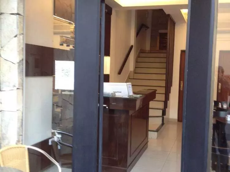 هتل Lorenzo Suites